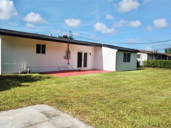 1180 NE 200th Ter, Miami FL 33179