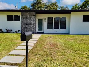 1180 NE 200th Ter, Miami FL 33179