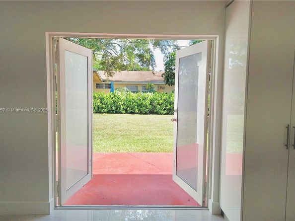 1180 NE 200th Ter, Miami FL 33179