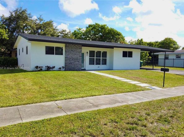 1180 NE 200th Ter, Miami FL 33179