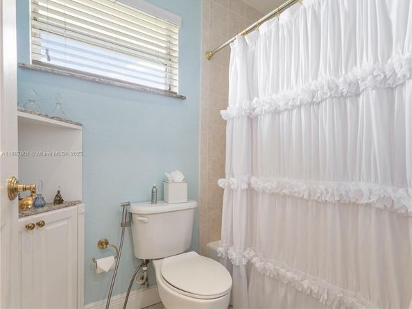4370 SW 82nd Ave, Miami FL 33155
