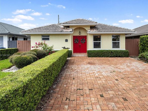 4370 SW 82nd Ave, Miami FL 33155