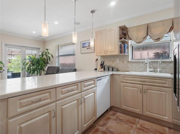 4370 SW 82nd Ave, Miami FL 33155