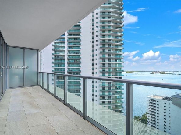 1300 Brickell Bay Dr 2507, Miami FL 33131