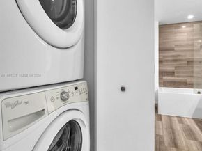 1300 Brickell Bay Dr 2507, Miami FL 33131