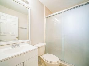 3223 SE 2nd Dr, Homestead FL 33033