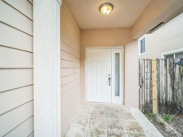 3223 SE 2nd Dr, Homestead FL 33033