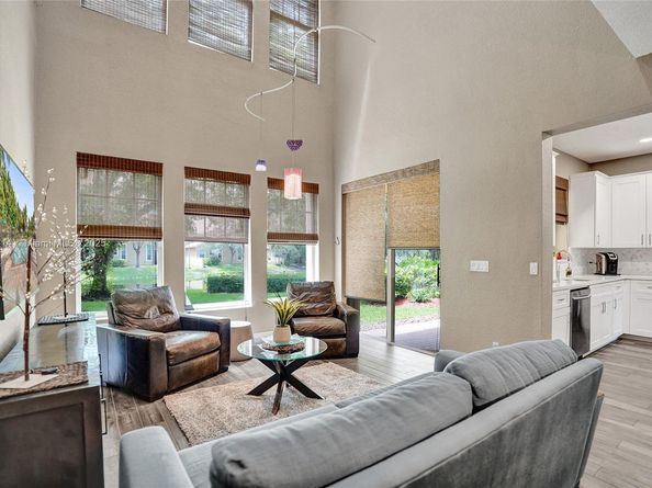 5724 NW 120th Ave, Coral Springs FL 33076