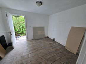 1817 NW 90th St, Miami FL 33147