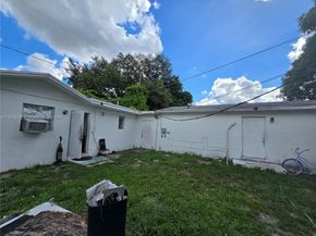 1817 NW 90th St, Miami FL 33147