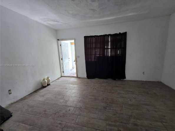 1817 NW 90th St, Miami FL 33147