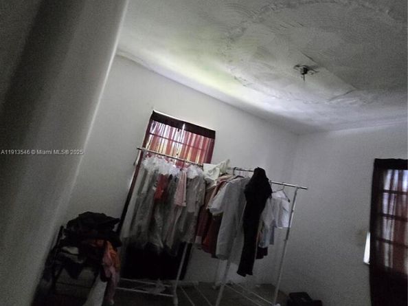 1817 NW 90th St, Miami FL 33147