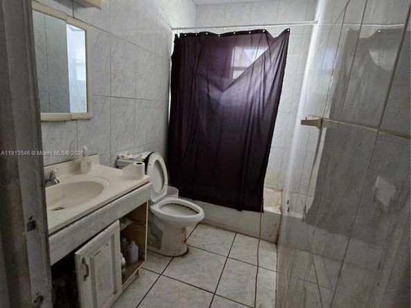 1817 NW 90th St, Miami FL 33147