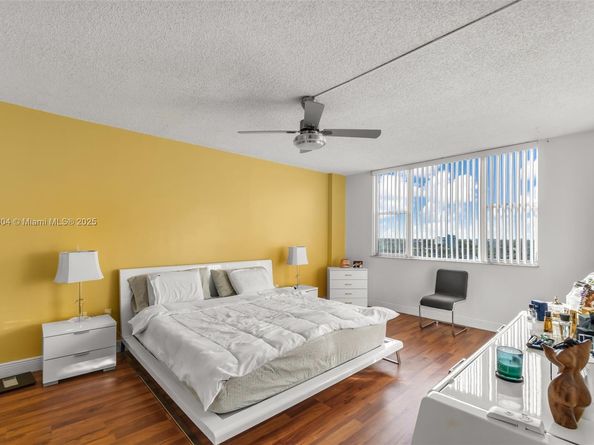 4001 Hillcrest Dr 812, Hollywood FL 33021