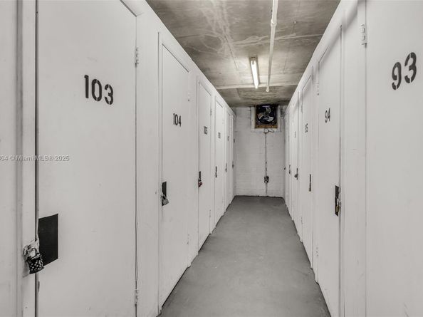 4001 Hillcrest Dr 812, Hollywood FL 33021