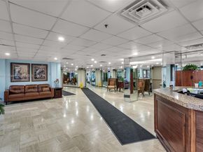 4001 Hillcrest Dr 812, Hollywood FL 33021