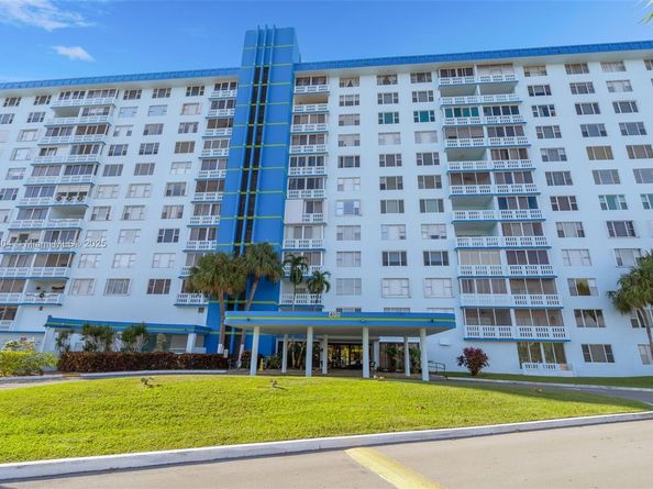 4001 Hillcrest Dr 812, Hollywood FL 33021