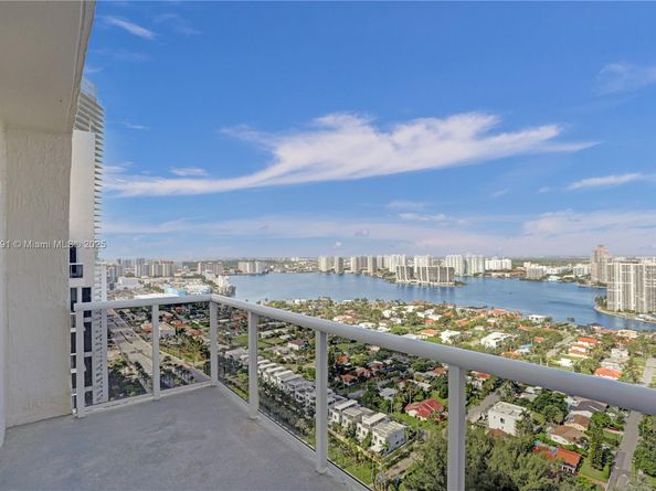 19111 Collins Ave PH4, Sunny Isles Beach FL 33160