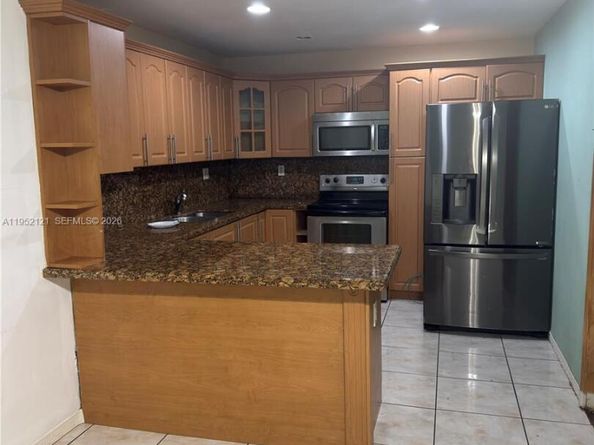 530 SW 101st Ct, Miami FL 33174