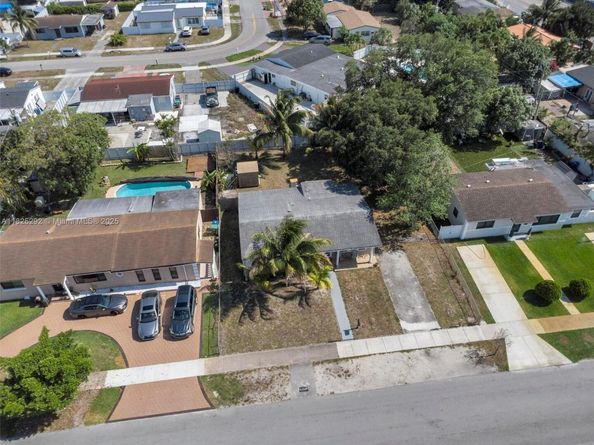 3610 NW 171st St, Miami Gardens FL 33056