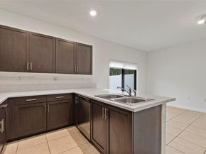 10861 W 32nd Ln 10861, Hialeah FL 33018