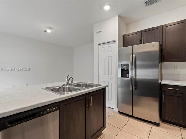 10861 W 32nd Ln 10861, Hialeah FL 33018