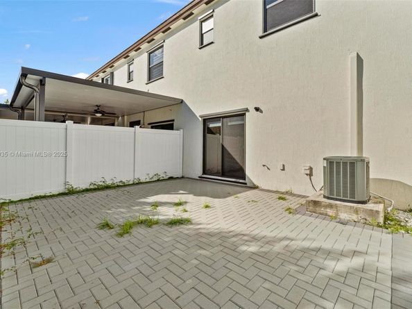 10861 W 32nd Ln 10861, Hialeah FL 33018