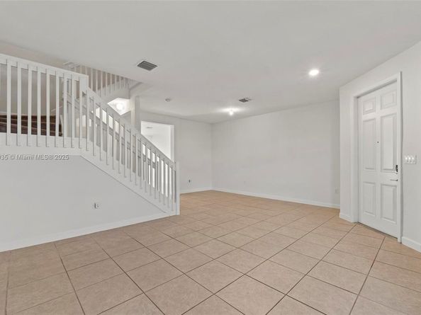 10861 W 32nd Ln 10861, Hialeah FL 33018