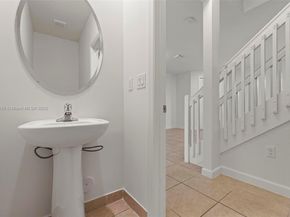 10861 W 32nd Ln 10861, Hialeah FL 33018