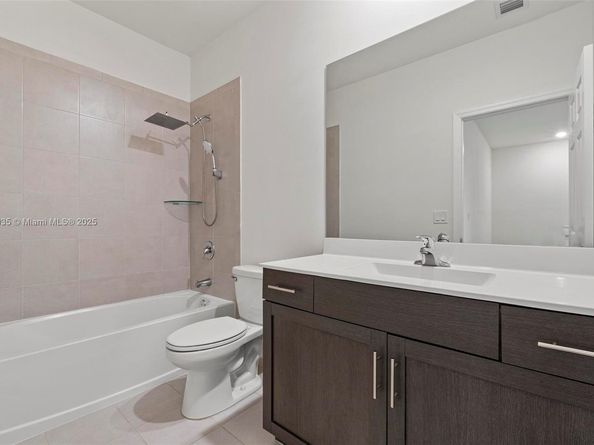 10861 W 32nd Ln 10861, Hialeah FL 33018