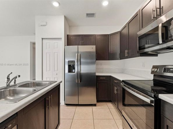 10861 W 32nd Ln 10861, Hialeah FL 33018