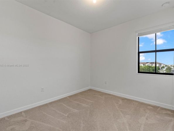 10861 W 32nd Ln 10861, Hialeah FL 33018