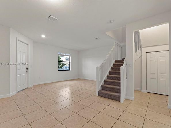 10861 W 32nd Ln 10861, Hialeah FL 33018