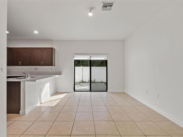 10861 W 32nd Ln 10861, Hialeah FL 33018
