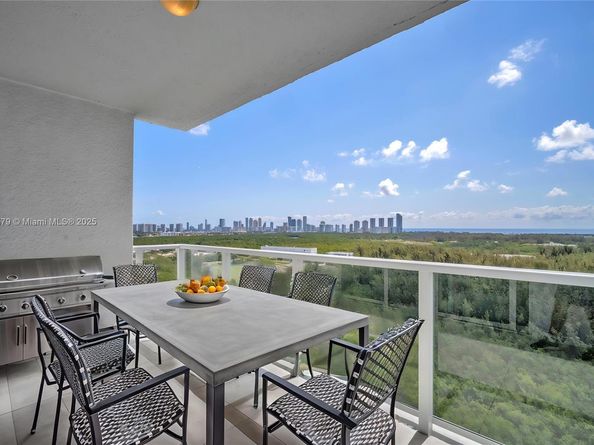 14951 Royal Oaks Ln (Renovated) 2105, North Miami FL 33181