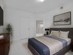 14951 Royal Oaks Ln (Renovated) 2105, North Miami FL 33181