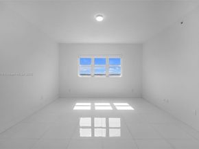 14951 Royal Oaks Ln (Renovated) 2105, North Miami FL 33181