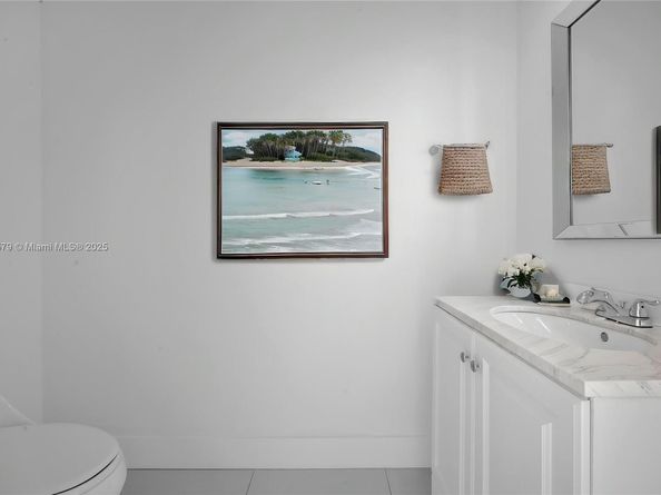 14951 Royal Oaks Ln (Renovated) 2105, North Miami FL 33181