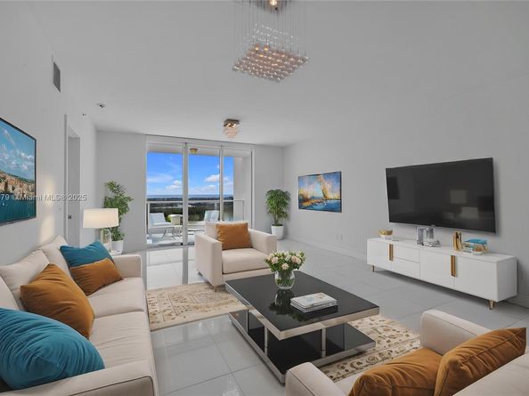 14951 Royal Oaks Ln (Renovated) 2105, North Miami FL 33181