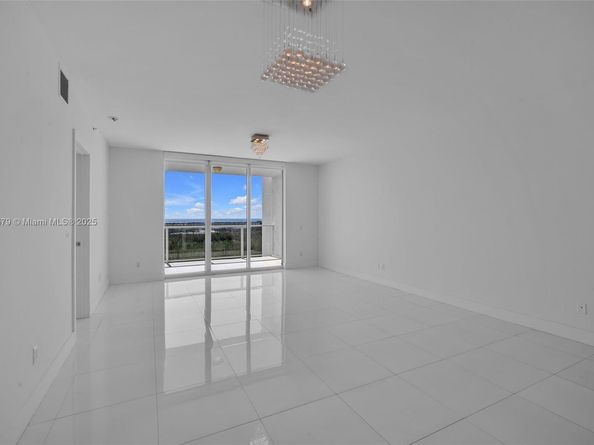 14951 Royal Oaks Ln (Renovated) 2105, North Miami FL 33181