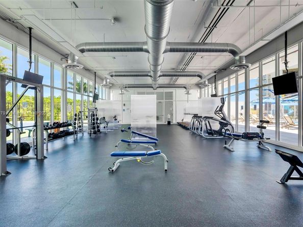 14951 Royal Oaks Ln (Renovated) 2105, North Miami FL 33181