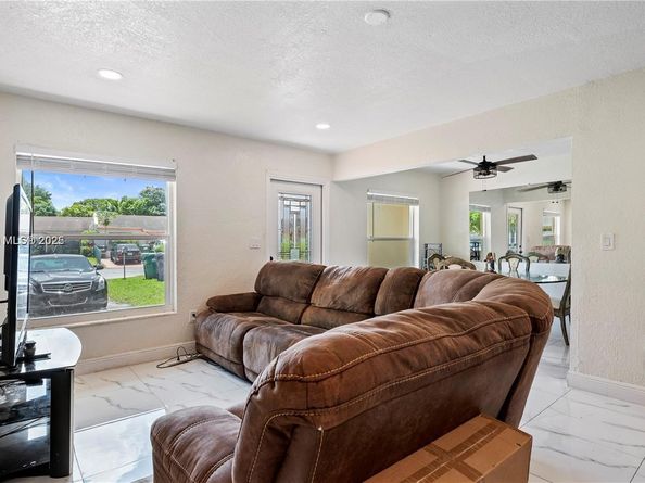 19458 NW 28th Pl 19458, Miami Gardens FL 33056