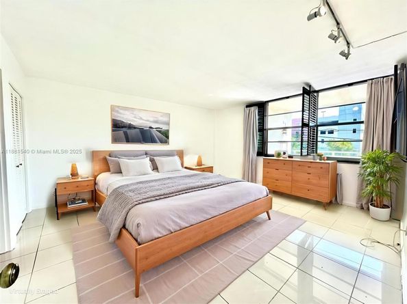 9500 W Bay Harbor Dr 2G, Bay Harbor Islands FL 33154