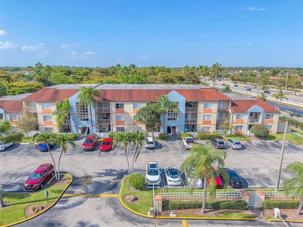 18810 NW 57th Ave 104, Hialeah FL 33015