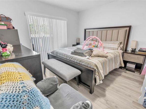 18810 NW 57th Ave 104, Hialeah FL 33015