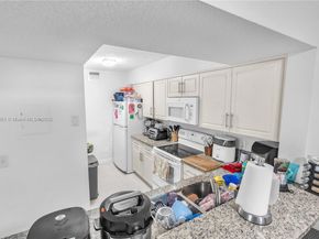 18810 NW 57th Ave 104, Hialeah FL 33015