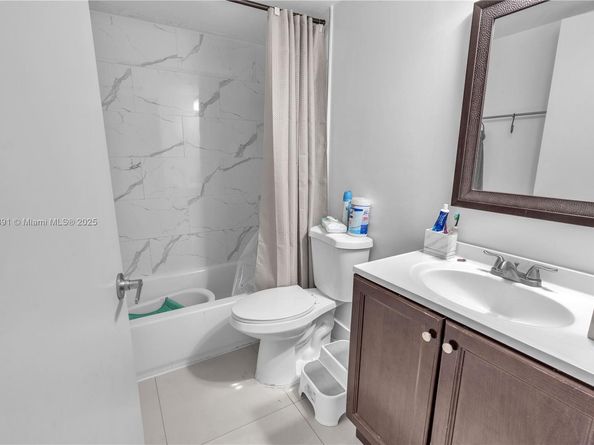 18810 NW 57th Ave 104, Hialeah FL 33015