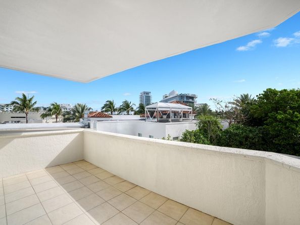 300 S Pointe Dr 405, Miami Beach FL 33139