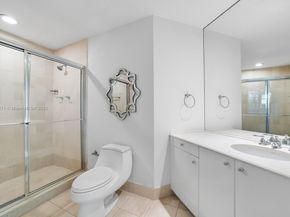 300 S Pointe Dr 405, Miami Beach FL 33139