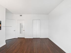 300 S Pointe Dr 405, Miami Beach FL 33139